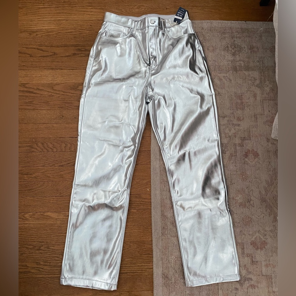 Abercrombie and fitch Curve Love Vegan Leather 90s Straight Pants in a size 30!